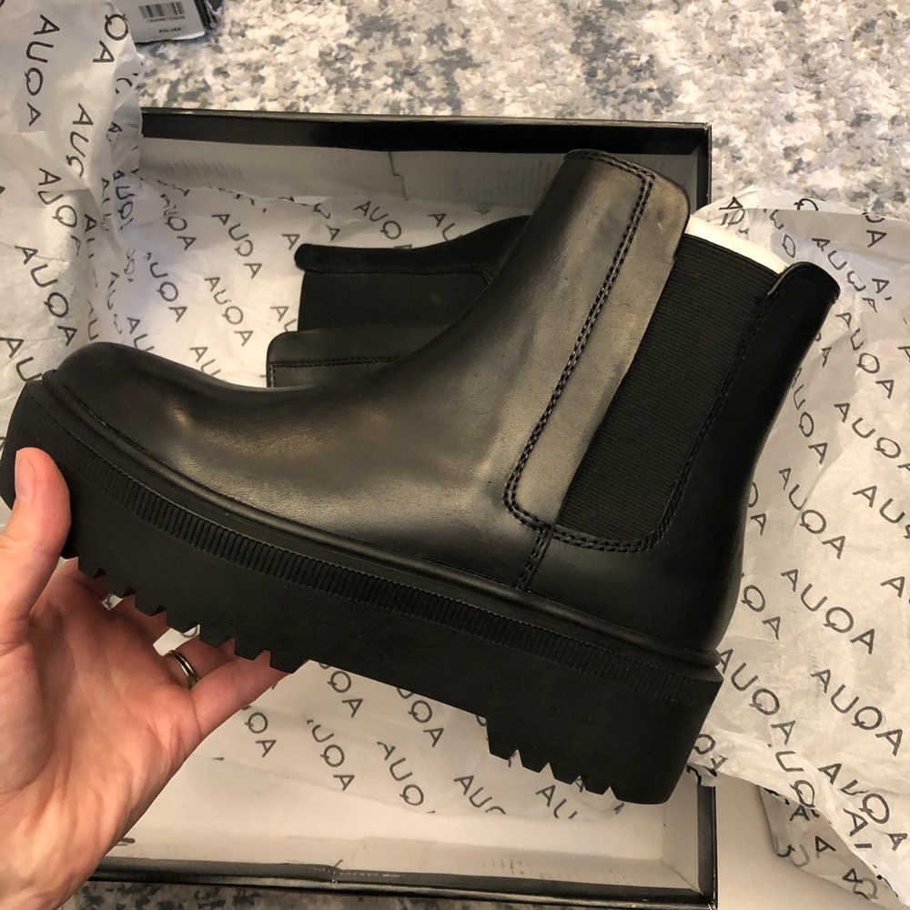 Aqua Loren Black Leather Platform Ankle Boots - Picture 6 of 11